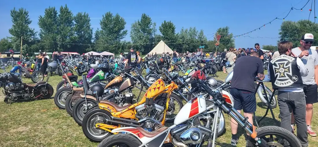 Rij motoren op een swap meet